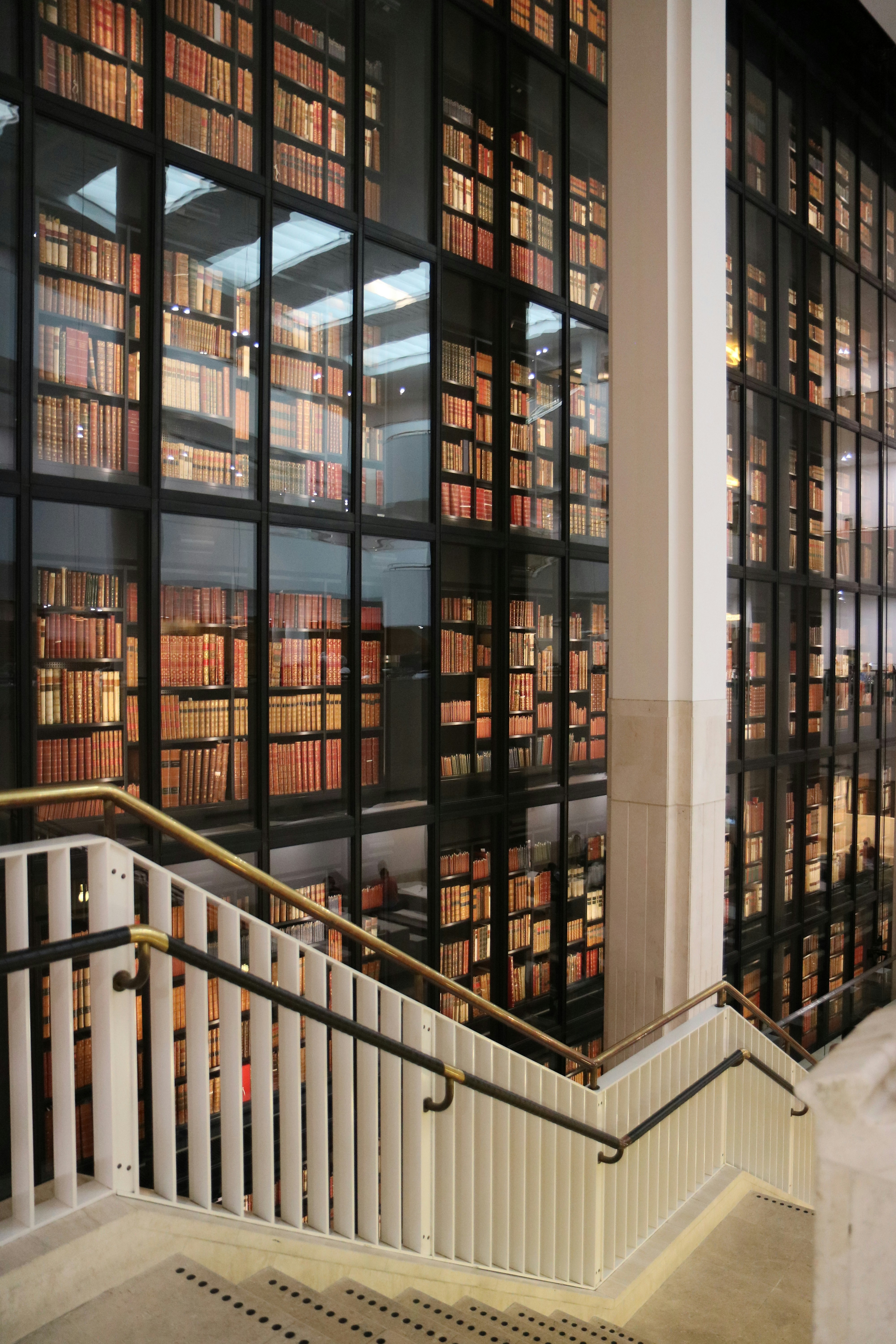 euronewsweek-media-PSia0kpddDg-unsplash