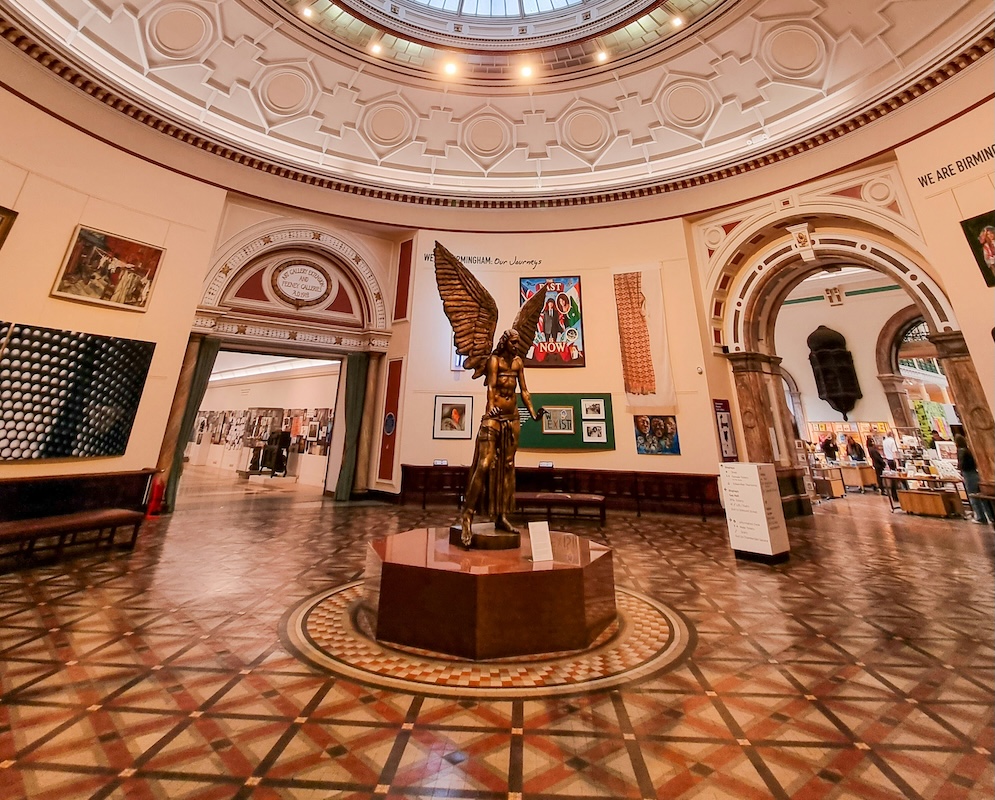 trung-tran-pOUHZxNyCAk-unsplash-1